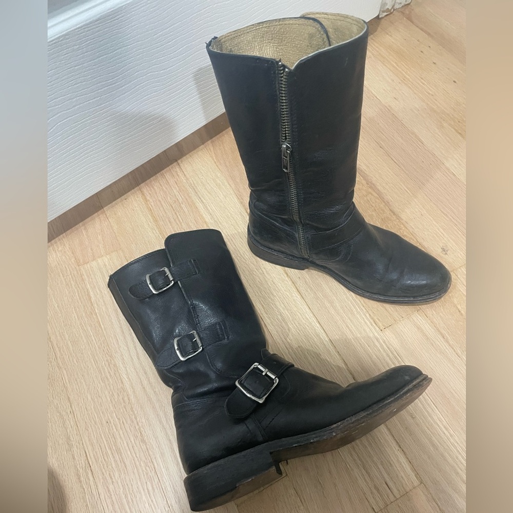Frye leather boots black size 6 FLAWED DAMAGED SEE PICS AND DESCRIPTION